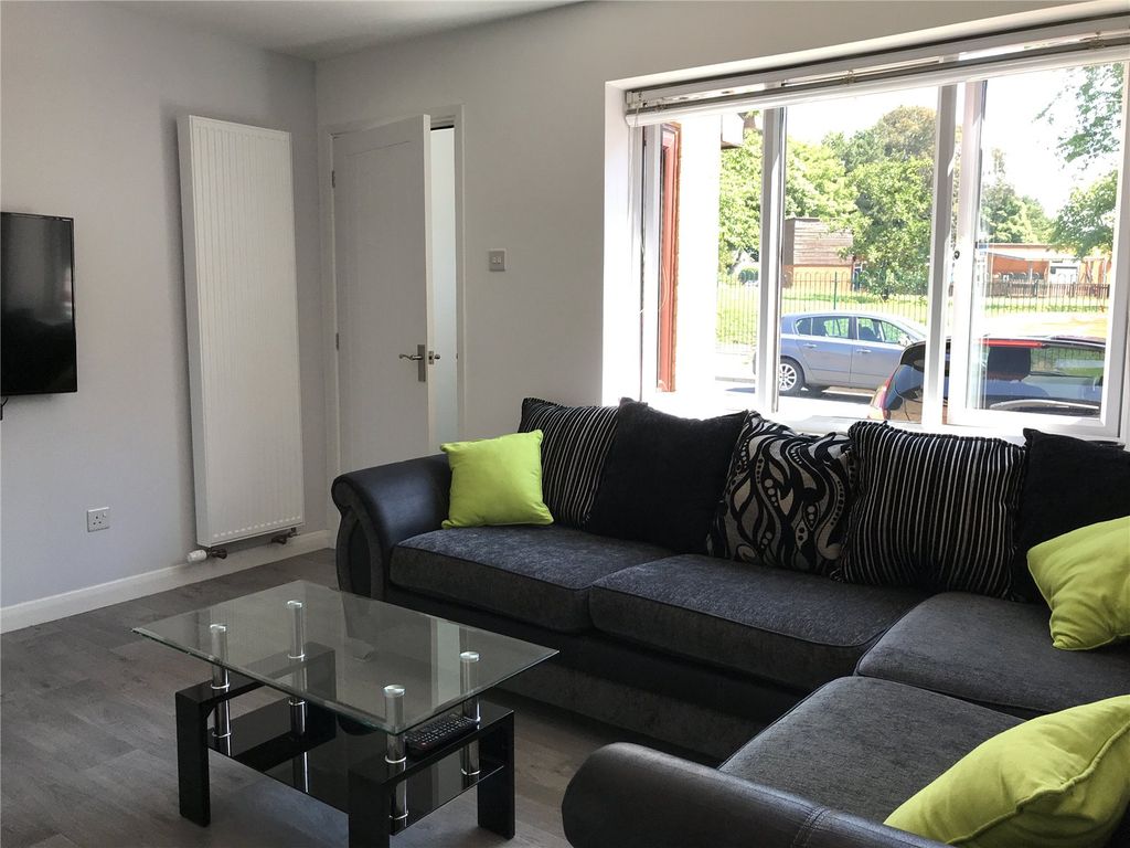 Property photo 2 of 12 Picture No. 04