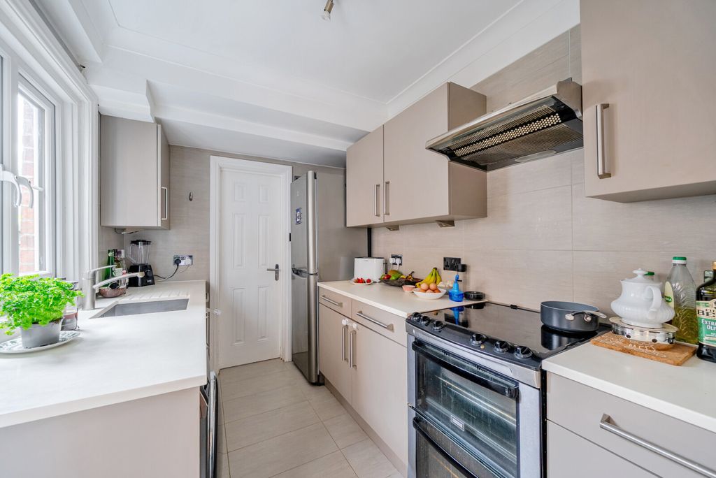 Property photo 3 of 12 1458408-16-6A01Ad...