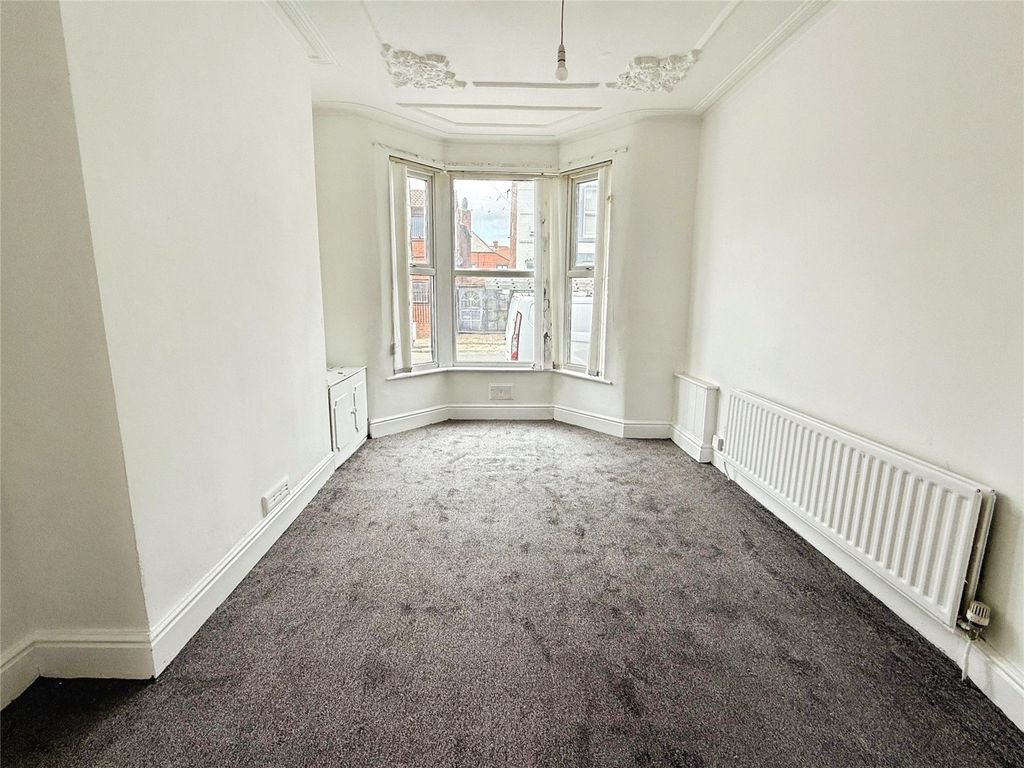 Property photo 2 of 19 Picture No. 13