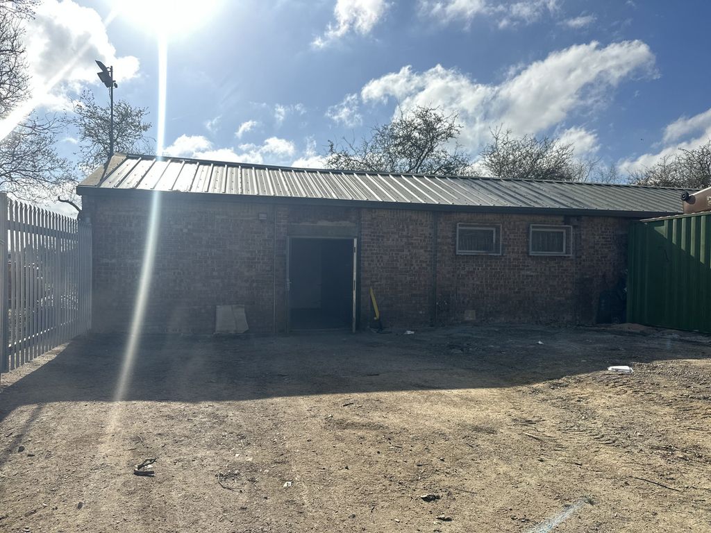 Property photo 1 of 5