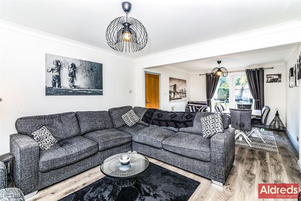 Property photo 3 of 20 Lounge Diner