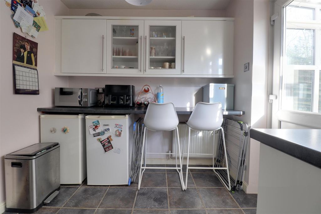 Property photo 3 of 14 Img_8921-Img_8923.Jpg