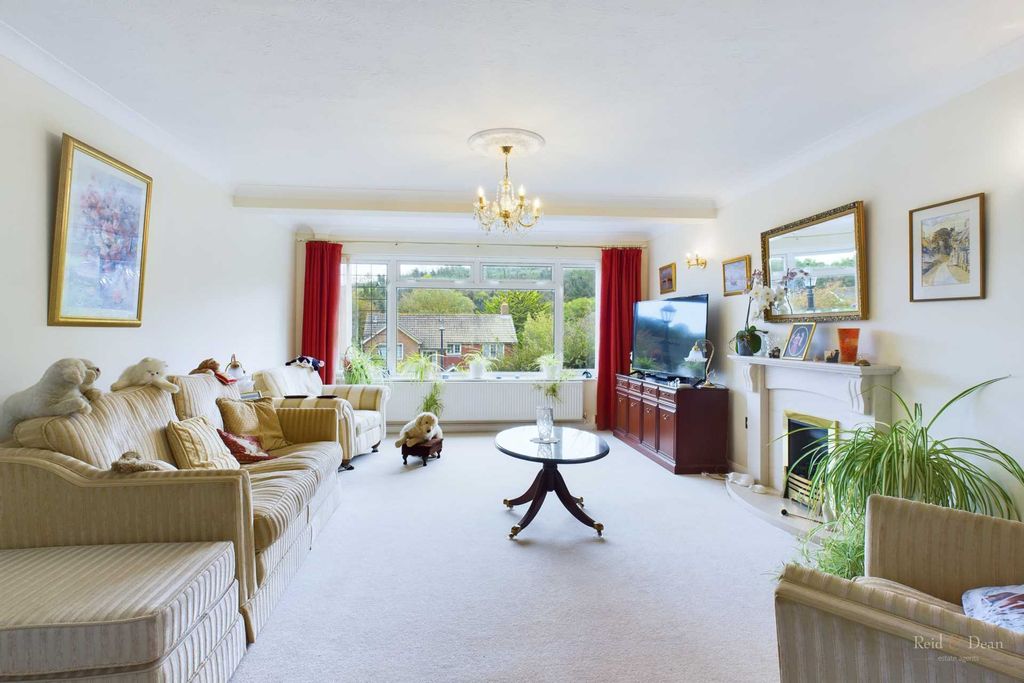 Property photo 2 of 17