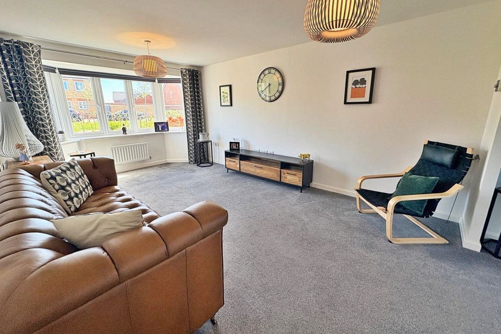 Property photo 3 of 19 4861255