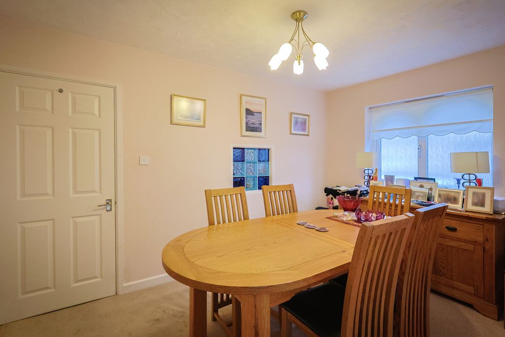 Property photo 3 of 12 Photo 2