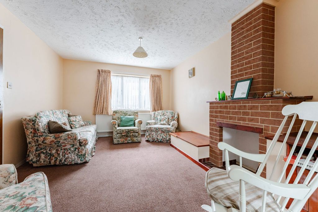 Property photo 2 of 14