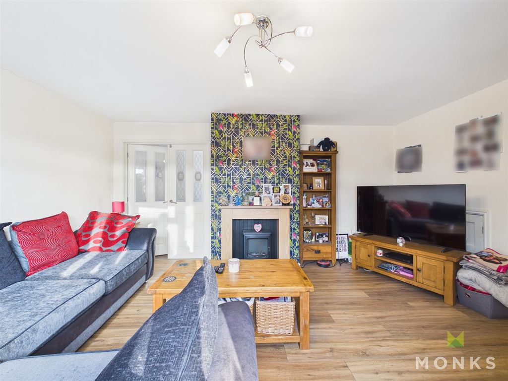 Property photo 3 of 13 Cam01520G0-Pr0333-Still004.Jpg