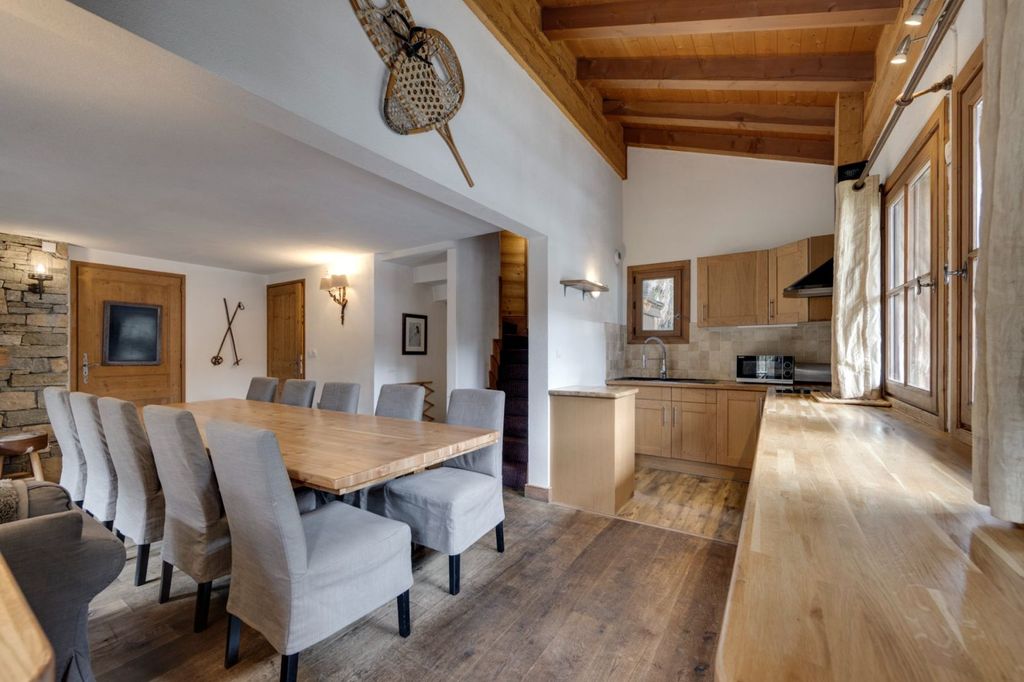 Property photo 3 of 10 Tignes Chalet For Sa
