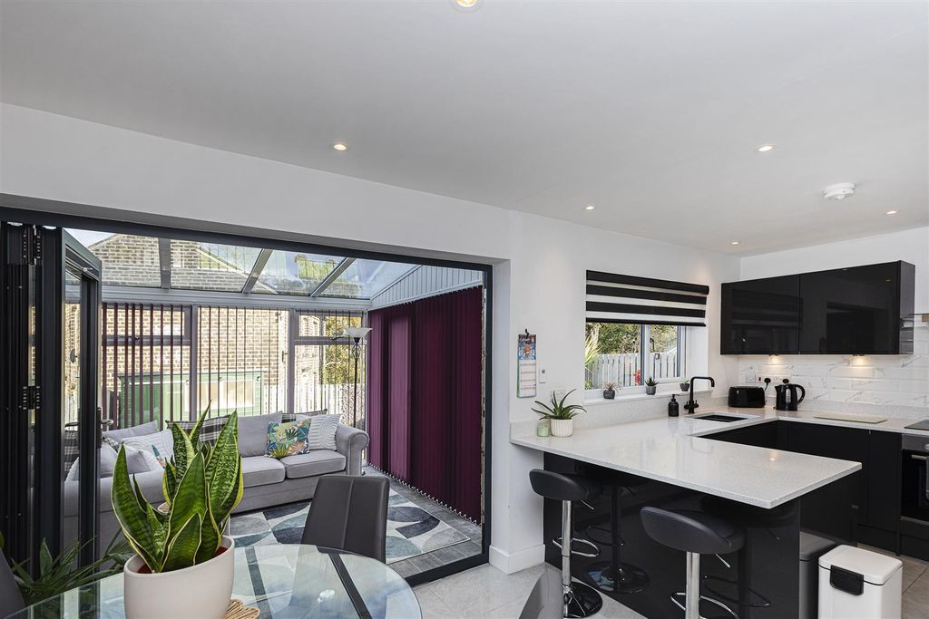 Property photo 3 of 44 Kitchen Diner