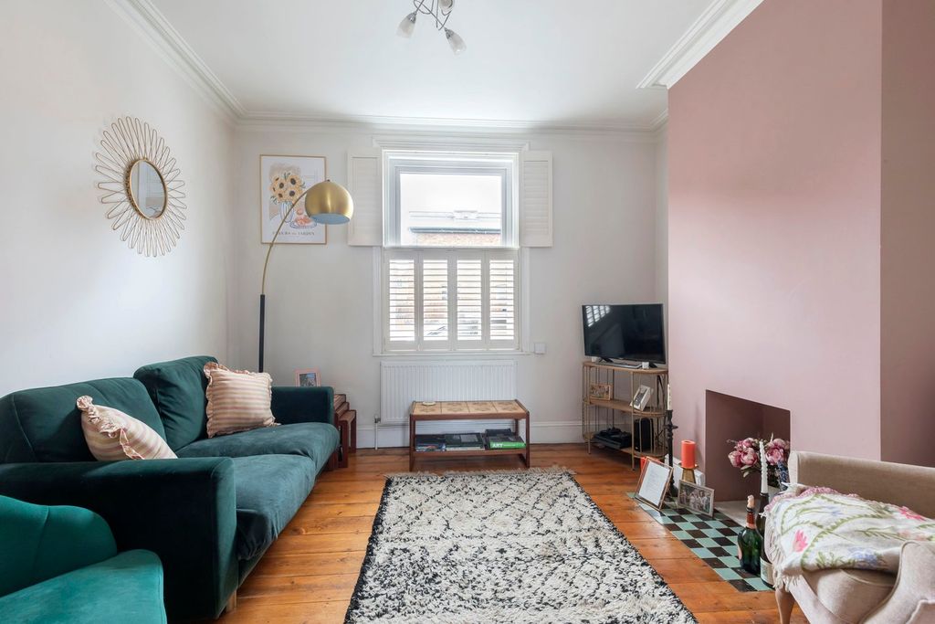 Property photo 3 of 16