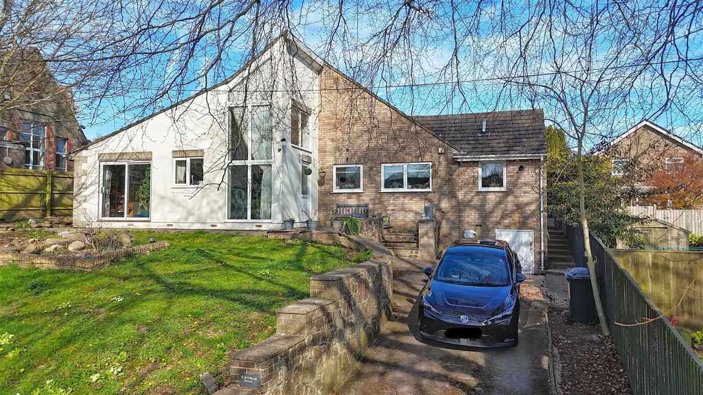 Property photo 1 of 24