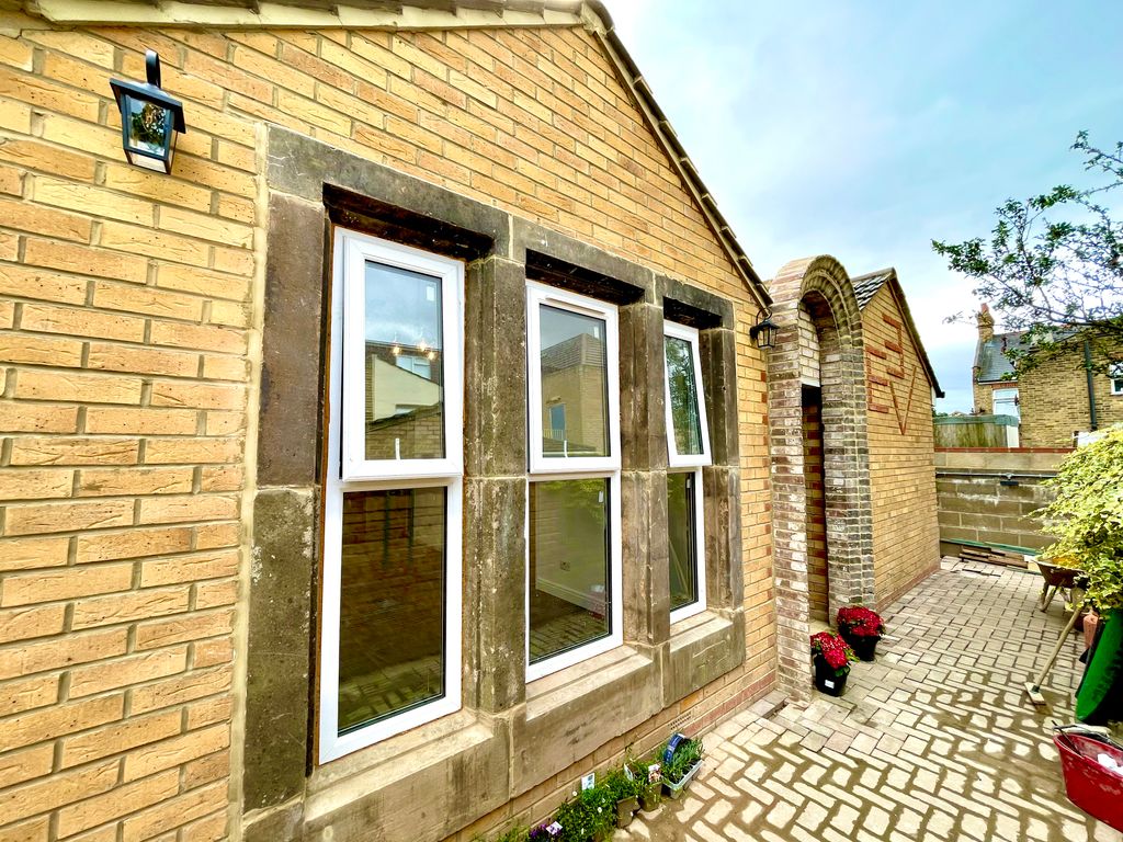 Property photo 1 of 14 Photo 0