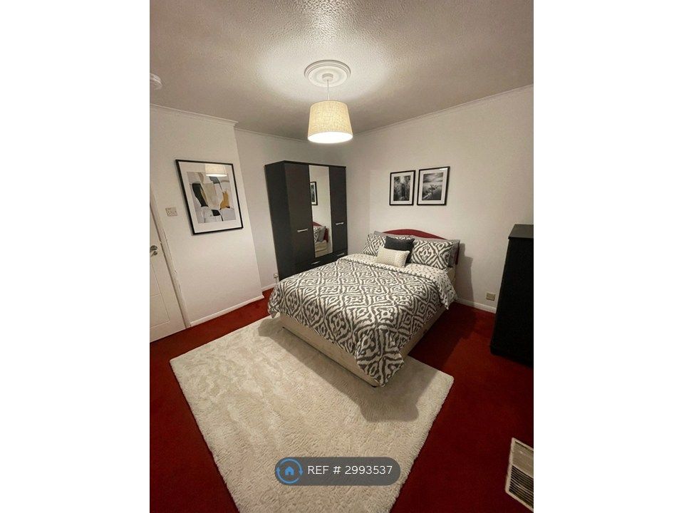 Property photo 1 of 3