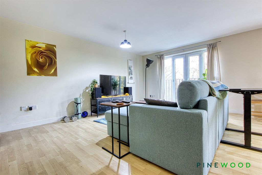 Property photo 3 of 12 Kitchen/Lounge/Diner