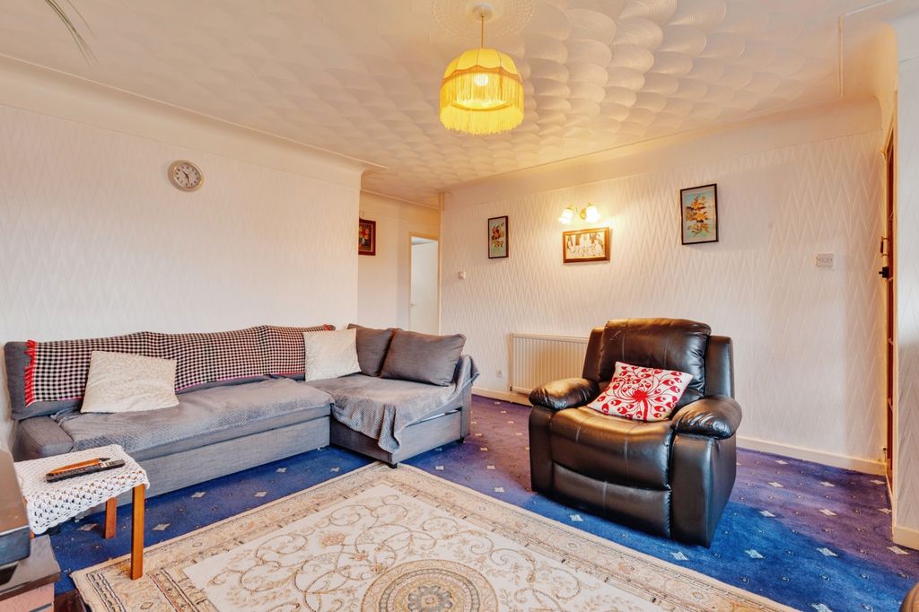 Property photo 2 of 17 Photography