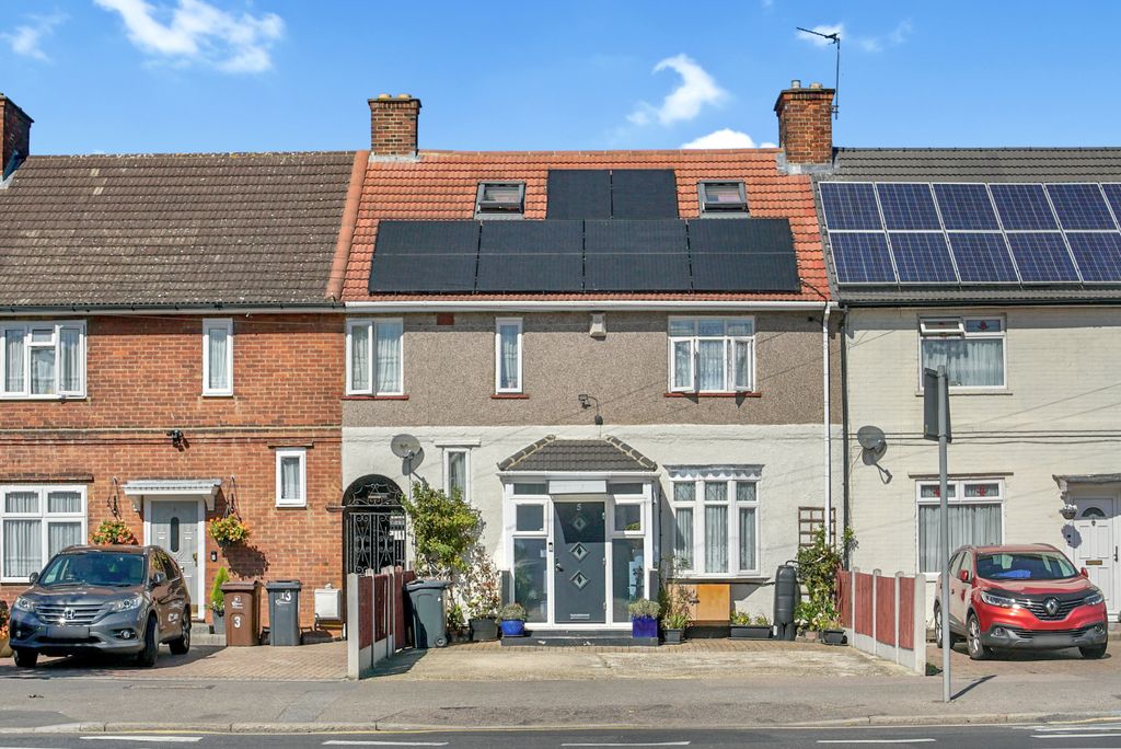 Property photo 1 of 32