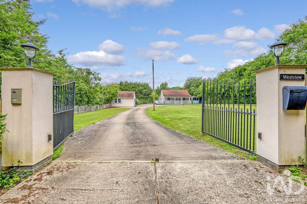 Property photo 2 of 31