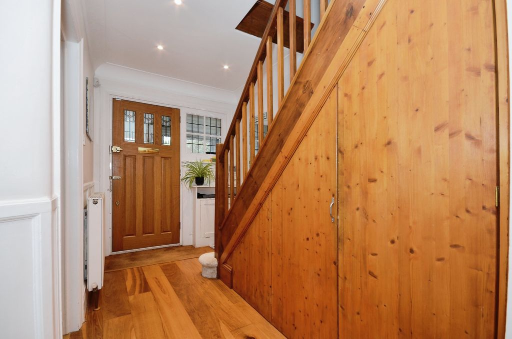 Property photo 2 of 14 Entrance
