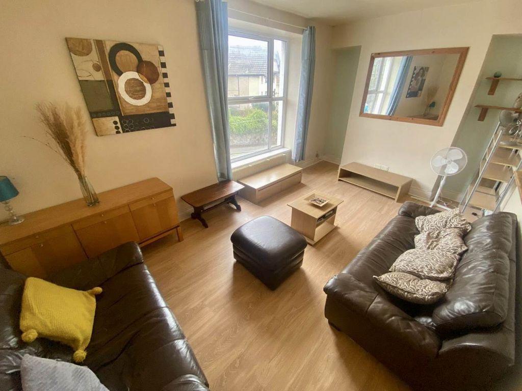 Property photo 2 of 9 65933ee0-Fe14-41F3-92A7-547A9d0B6c77