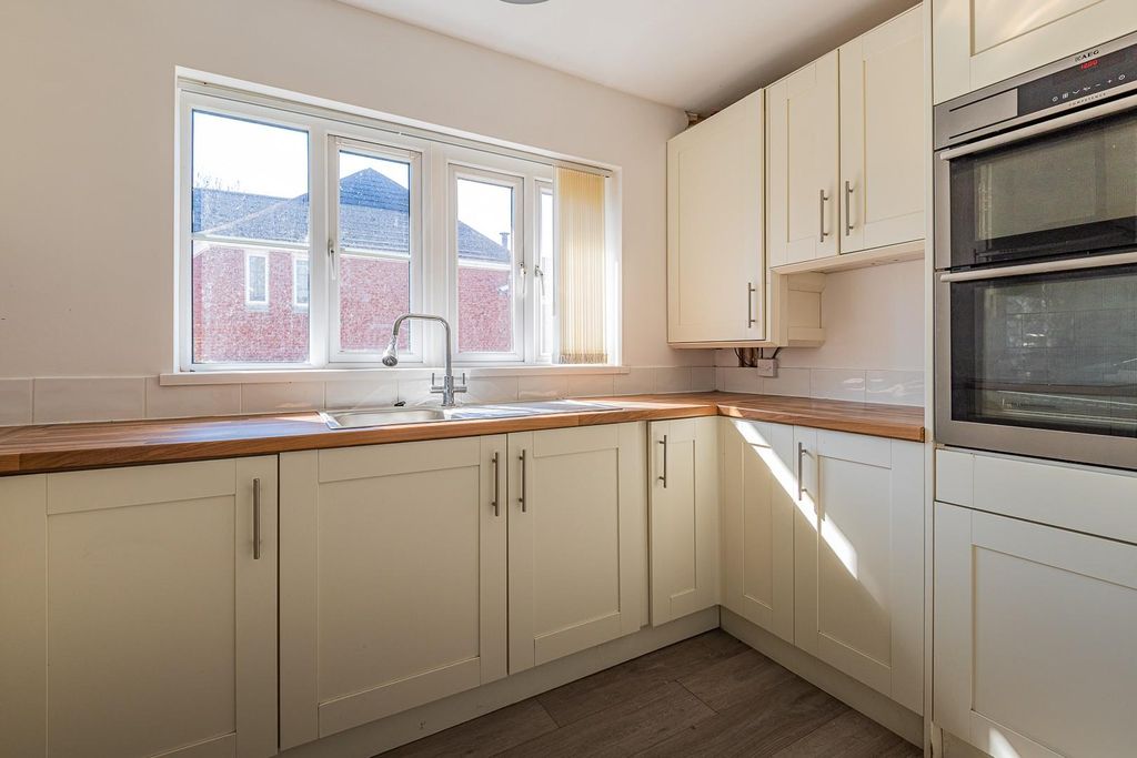 Property photo 1 of 29 Kitchen
