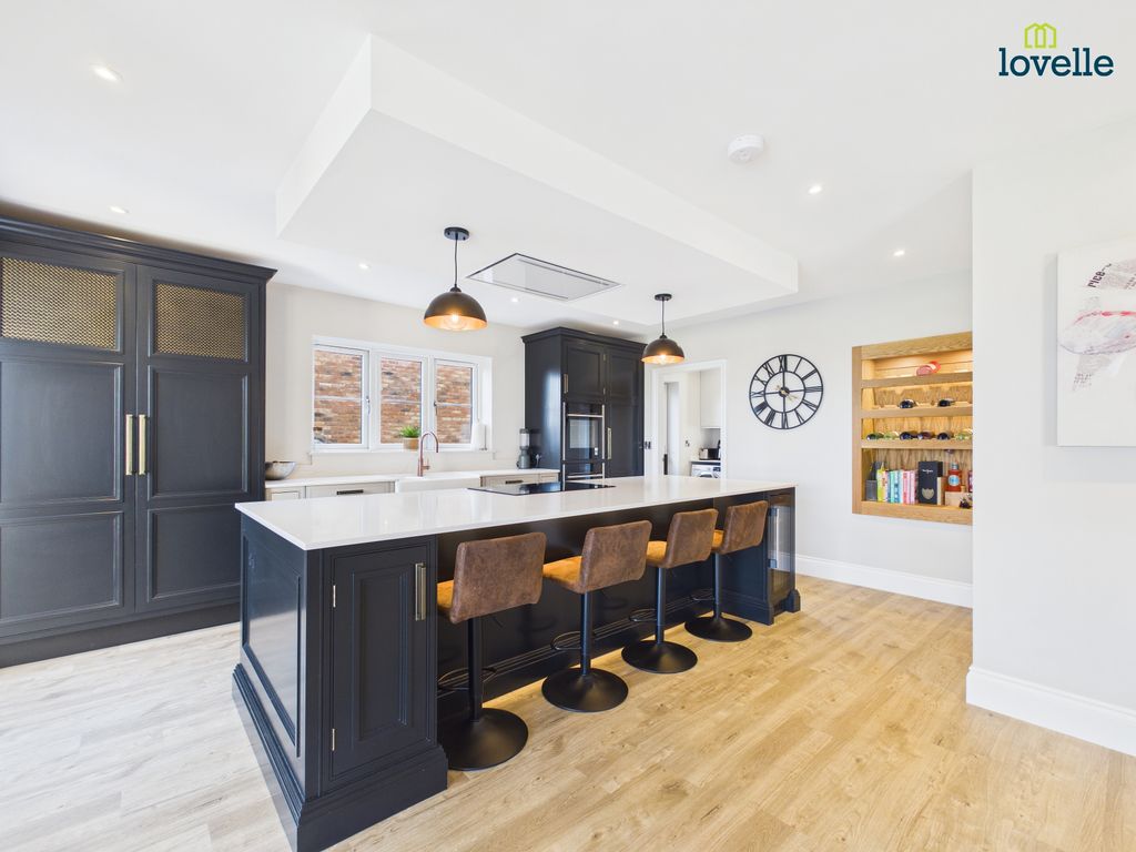 Property photo 3 of 35