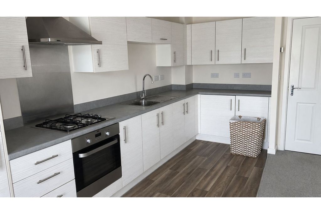 Property photo 1 of 7 Kitchen