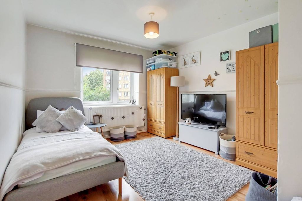 Property photo 2 of 12