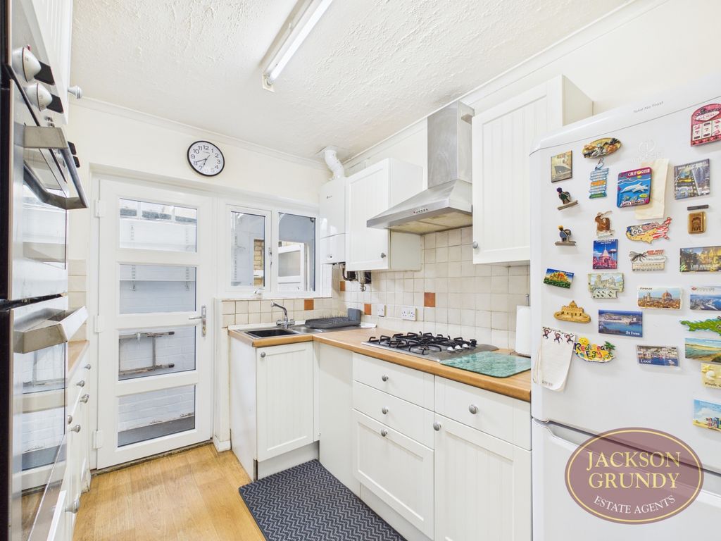 Property photo 2 of 11 Photo 4