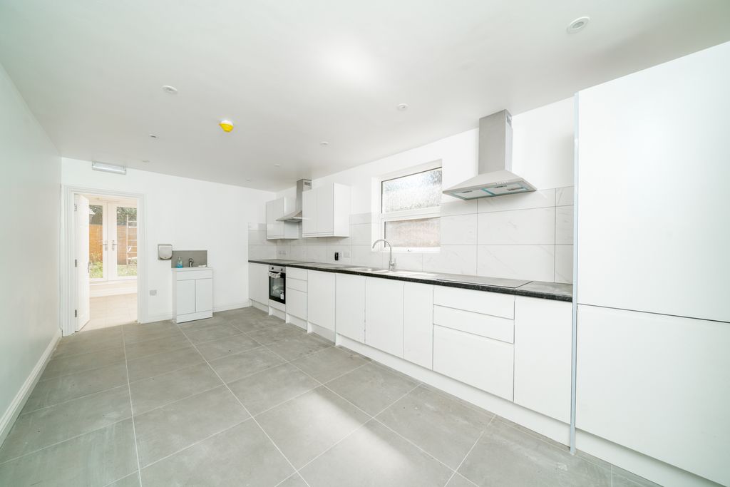Property photo 3 of 30