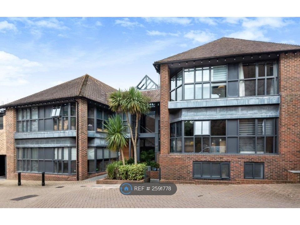 Property photo 1 of 11 Building