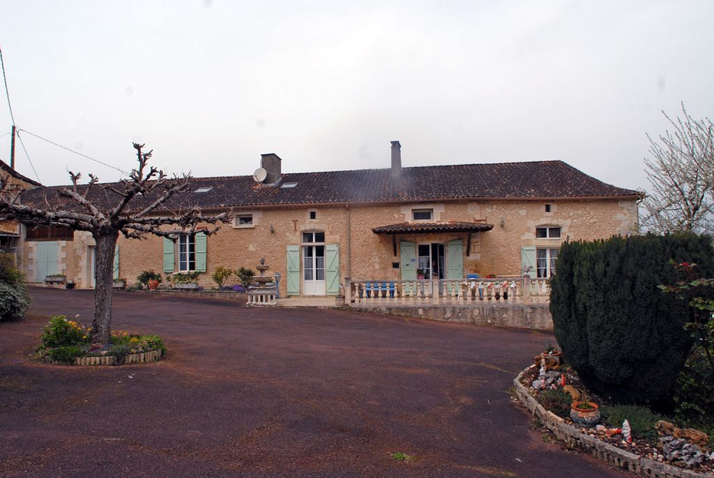 Property photo 2 of 29