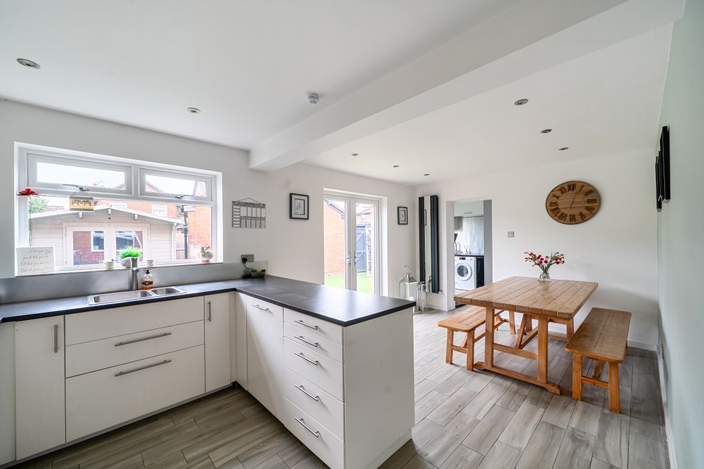 Property photo 2 of 16 152353315