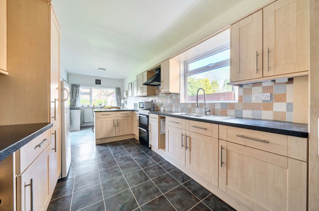 Property photo 2 of 24 1430542-13-69B9644B08c03