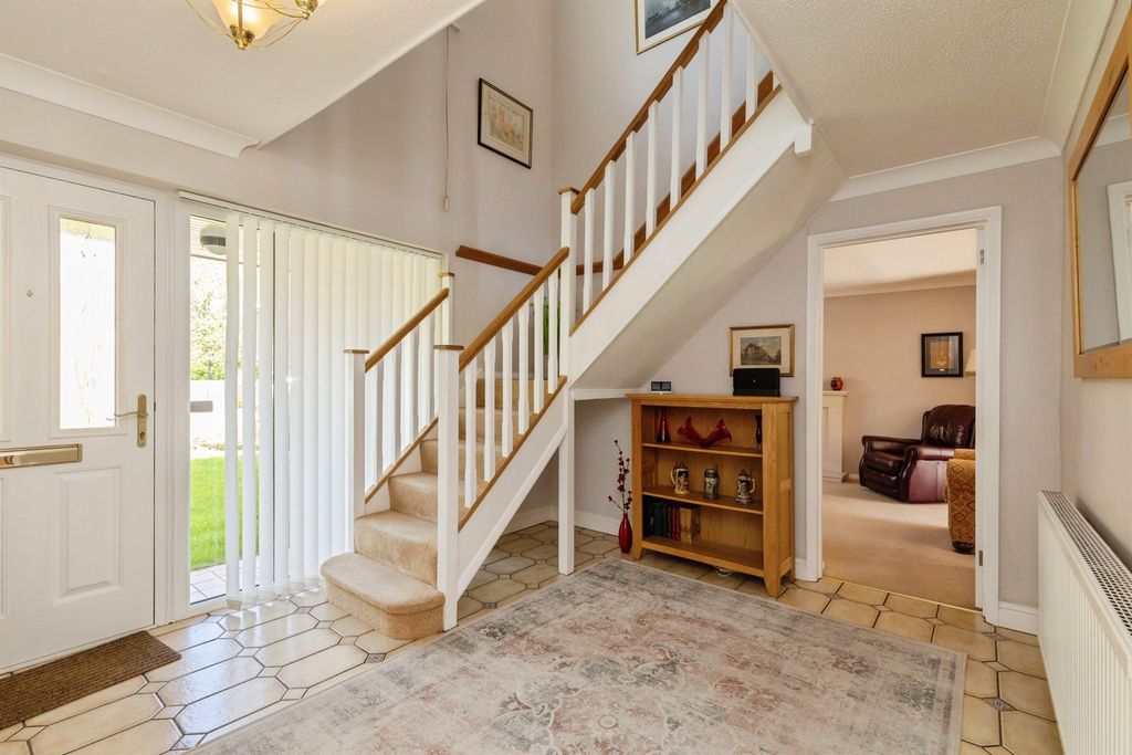 Property photo 2 of 18