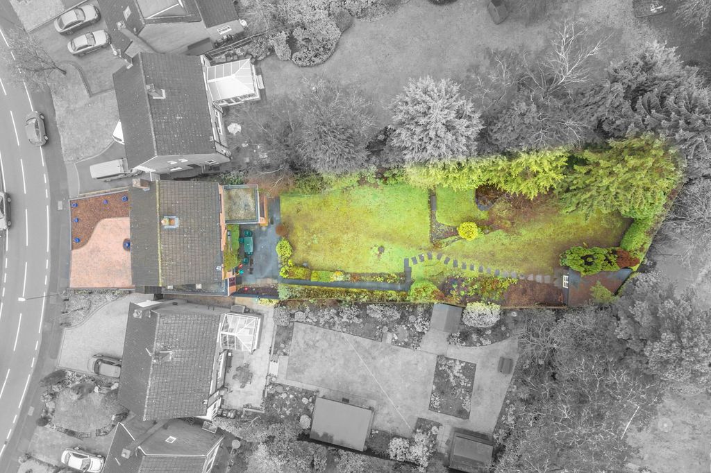 Property photo 2 of 32