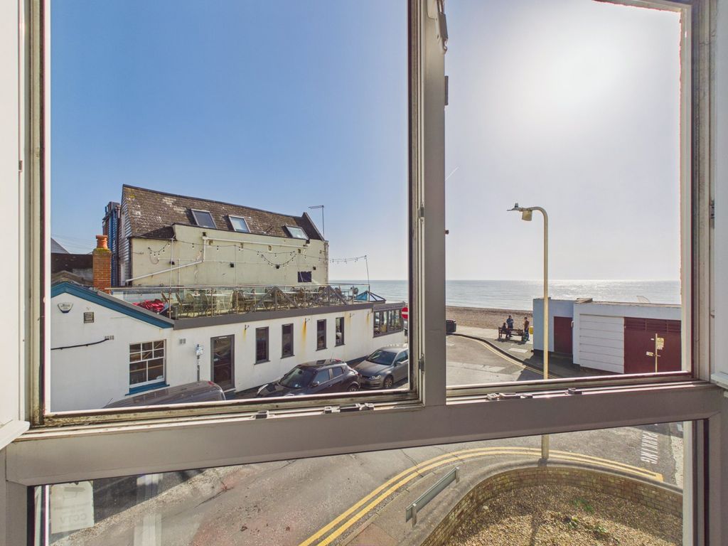 Property photo 2 of 17 Sea View