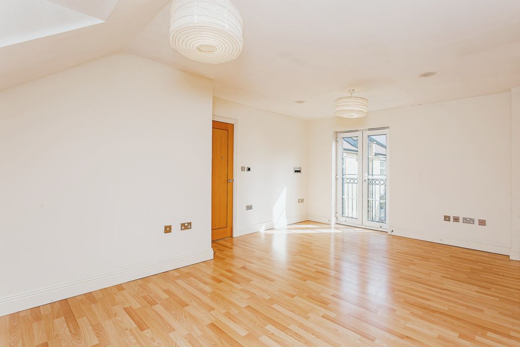 Property photo 2 of 17 Open Plan