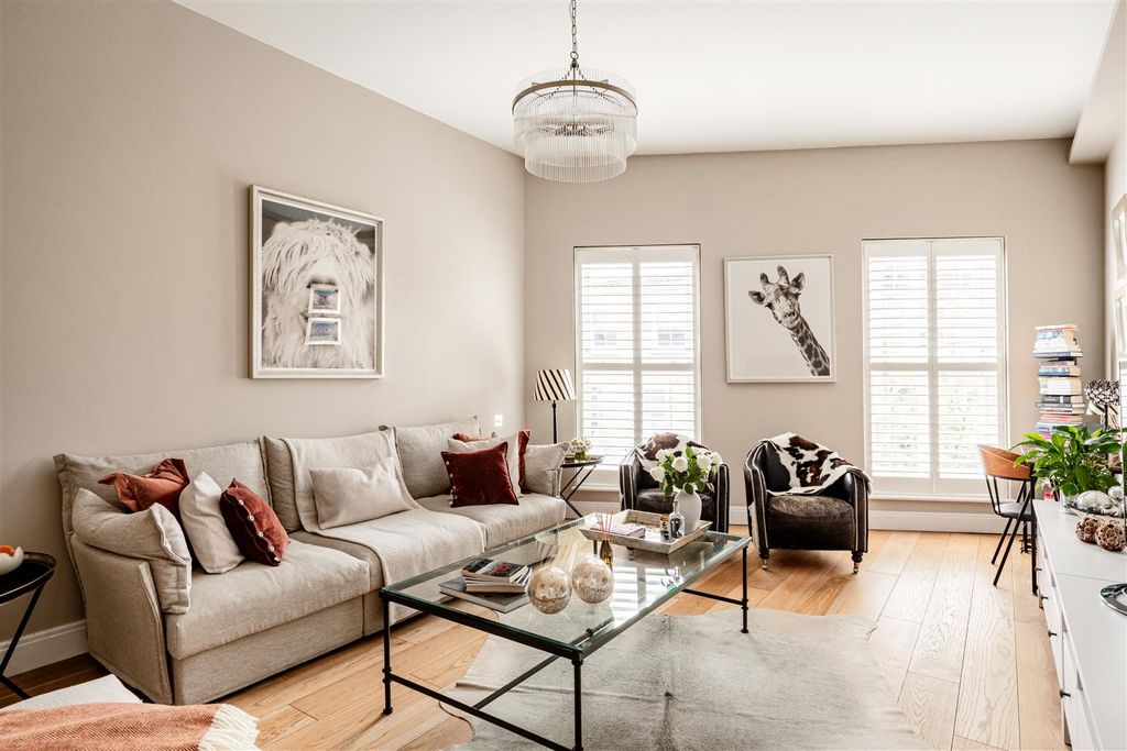 Property photo 1 of 31 Gayford Road-13.Jpg