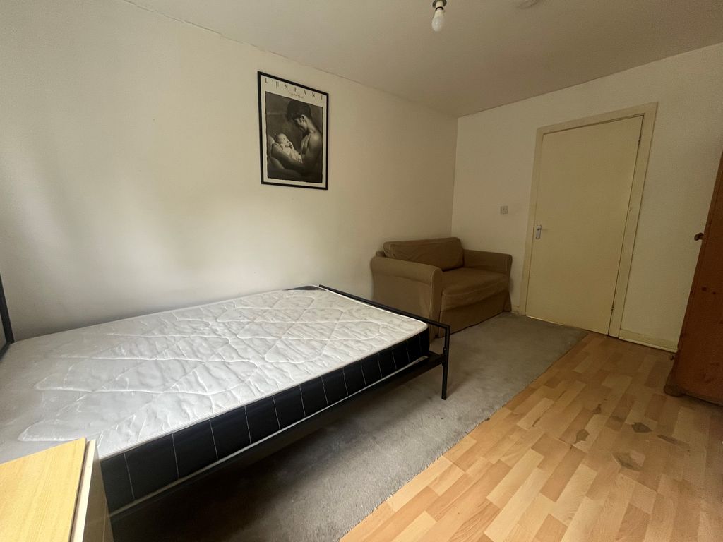 Property photo 2 of 9 Image