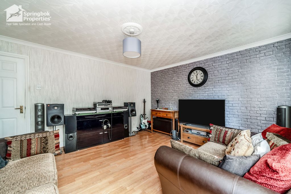 Property photo 3 of 16 Image 2