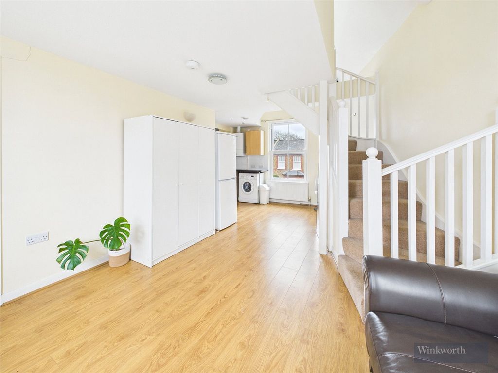 Property photo 2 of 7 Picture No. 10