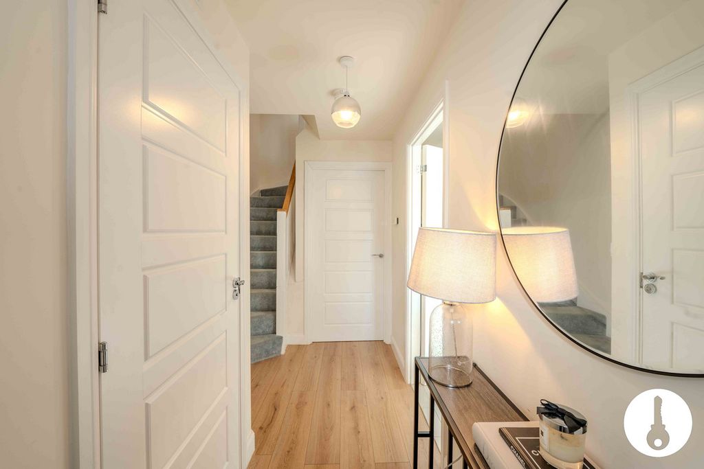 Property photo 3 of 24