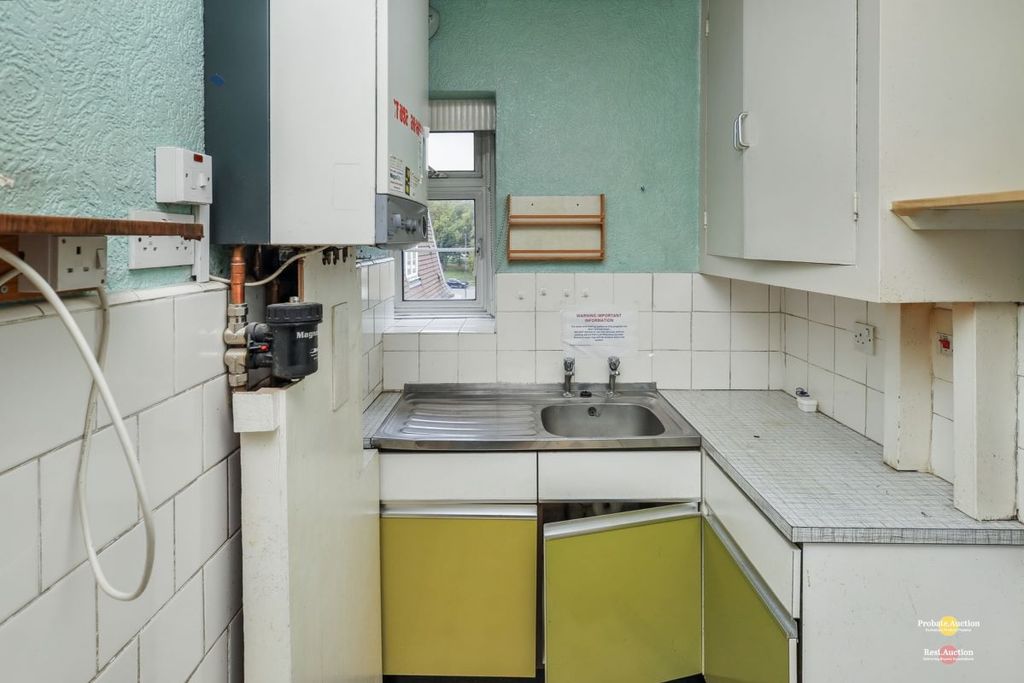 Property photo 3 of 18