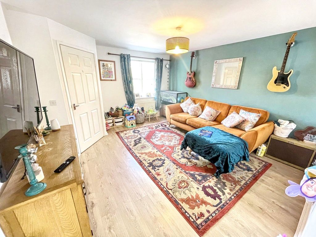 Property photo 3 of 13