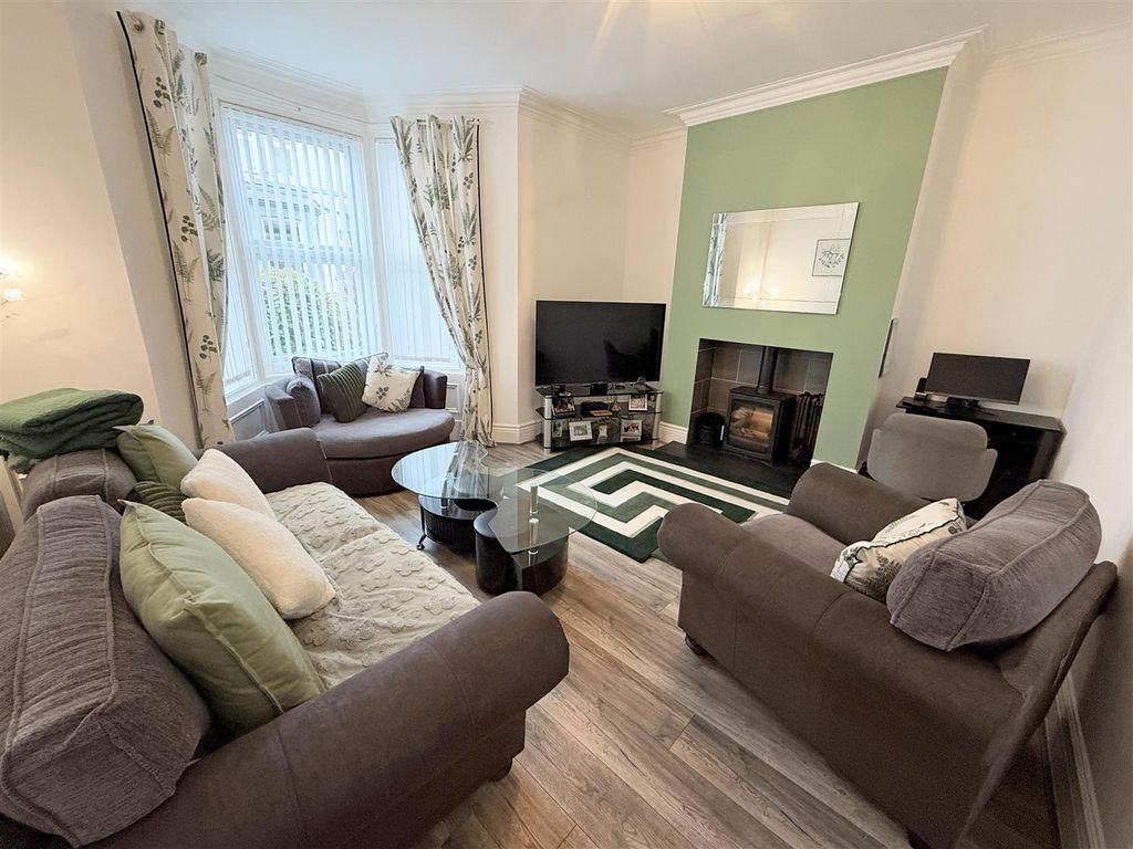 Property photo 2 of 13 Warkworth Avenue Lounge.Jpg