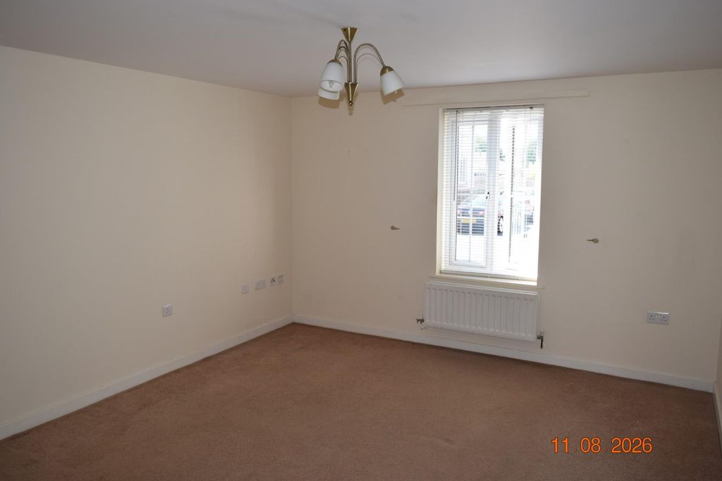Property photo 3 of 12 Lounge