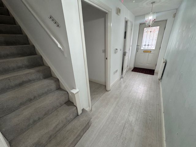 Property photo 2 of 13 Hallway