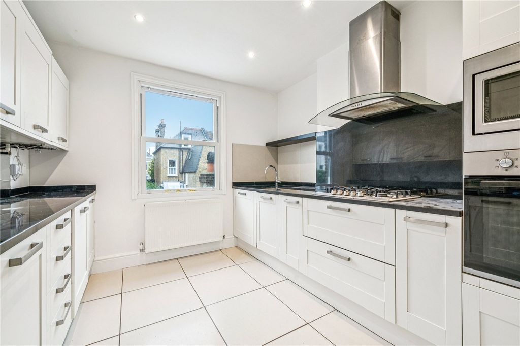 Property photo 2 of 16 Picture No. 23