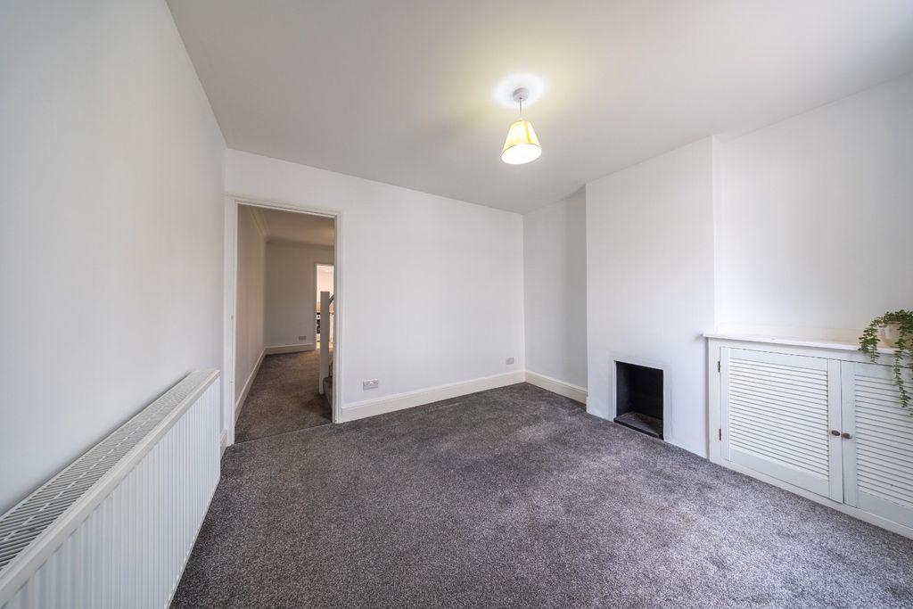 Property photo 3 of 13 5556125