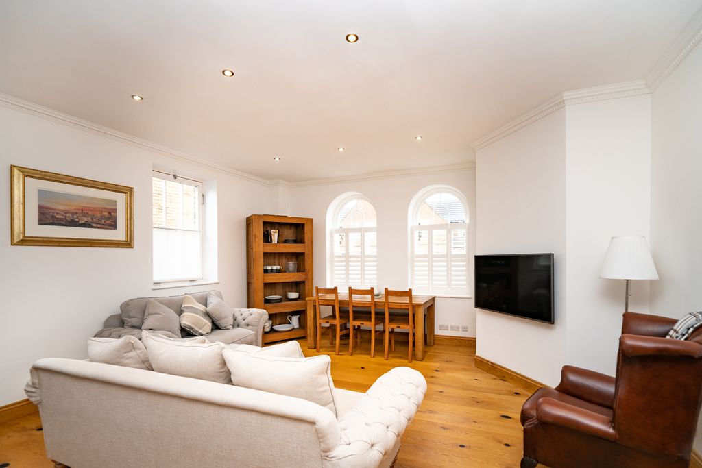 Property photo 3 of 21 Photo 2